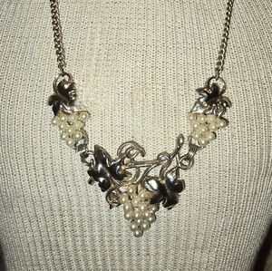 Vintage Pearl Grapevine & Goldtone Necklace